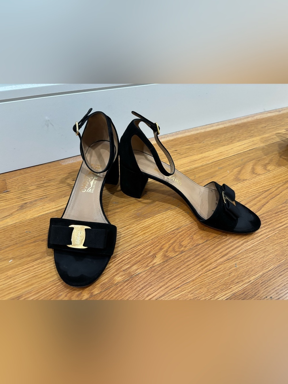 589. Salvatore Ferragamo Black Vara Bow Ankle-Strap Block Heels